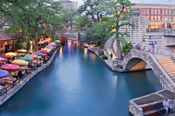image of san-Antonio river walk