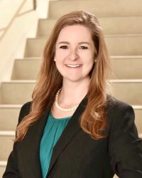 headshot of emily craig