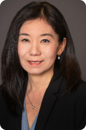 headshot of Kumhee Ro